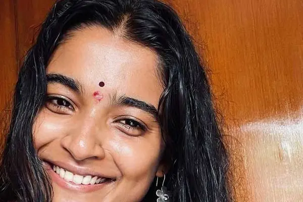 కొత్త ఫోటోలు : చైత్ర జె ఆచార్