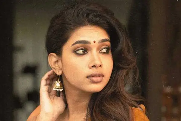 ఫోటోలు: రాయన్ నటి దుషార విజయన్