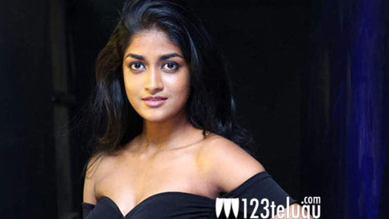 యువతుల పై వేధింపులు.. హీరోయిన్ పై కేసు నమోదు !