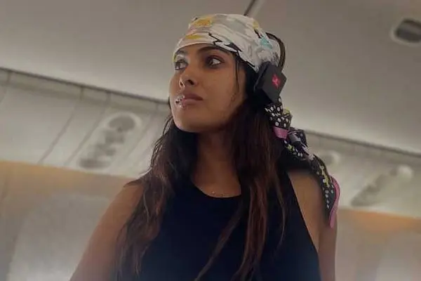 కొత్త ఫోటోలు : దివి వడ్థ్య