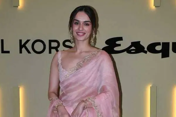 కొత్త ఫోటోలు : మానుషి చిల్లర్