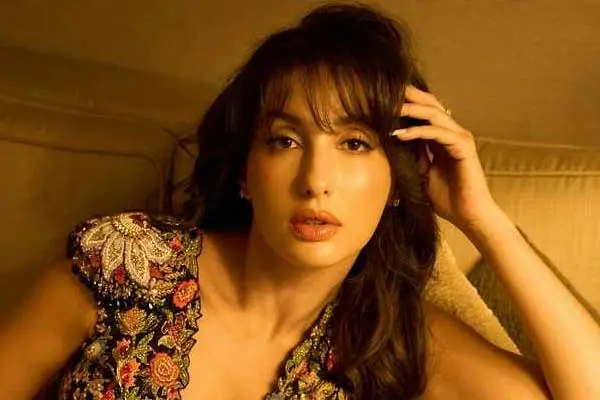 ఫోటోలు: సిజ్లింగ్ నోరా ఫతేహి