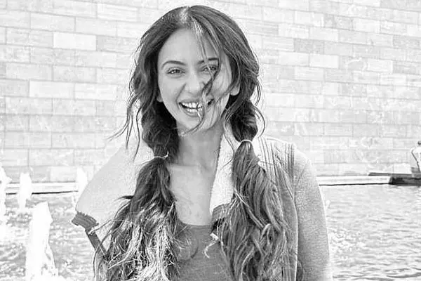 కొత్త ఫోటోలు : రకుల్ ప్రీత్ సింగ్