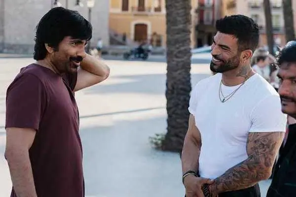 RT76 ఆన్ సెట్ పిక్స్ : రవితేజను కలిసిన స్పానిష్ యాక్టర్