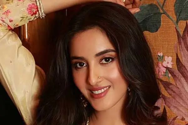 ఫోటోలు : అమేజింగ్ సిమ్రత్ కౌర్