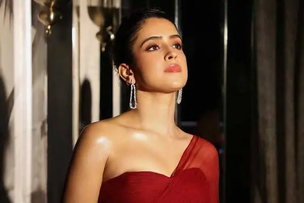 ఫోటోలు : సాన్య మల్హోత్రా