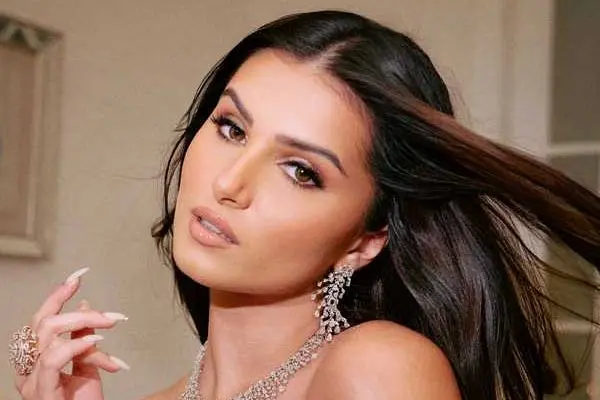 ఫోటోలు : గ్లామరస్ తారా సుతారియా