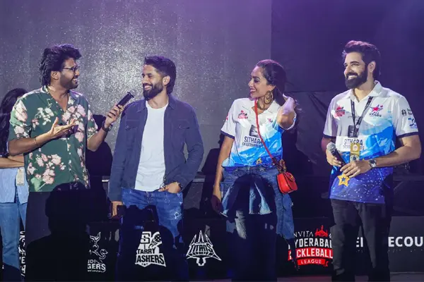 Star Studded Support for Su