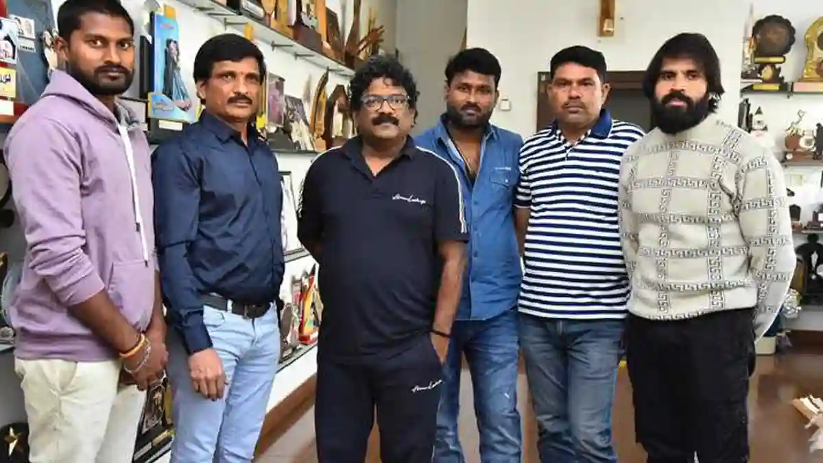 'ఏమైపోతుందో' మెలోడీ: 'వసుదేవసుతం' సాంగ్ను రిలీజ్ చేసిన చంద్రబోస్ 1 Untitled 53