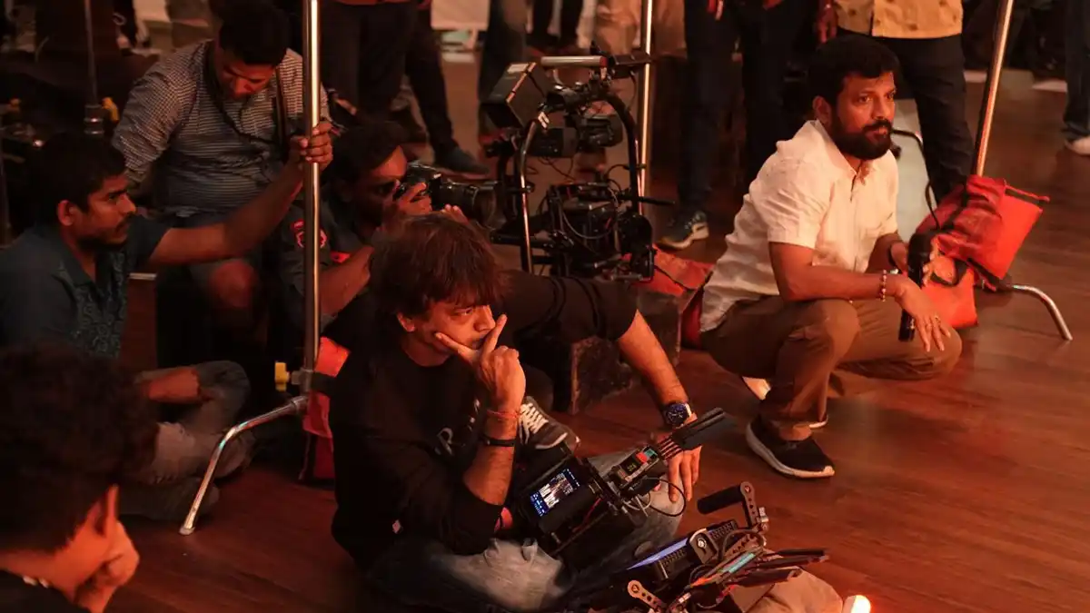 పిక్ టాక్ : ‘ఉస్తాద్’ స్టెప్పులు.. కన్నార్పకుండా చూస్తున్న డైరెక్టర్ 1 Harish-Shankar