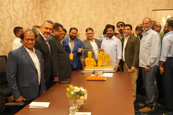 తెలంగాణ సీఎం రేవంత్ రెడ్డితో సినీ ప్రముఖుల కీలక సమావేశం 2 reveth