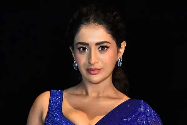 కొత్త ఫోటోలు : రాశి సింగ్