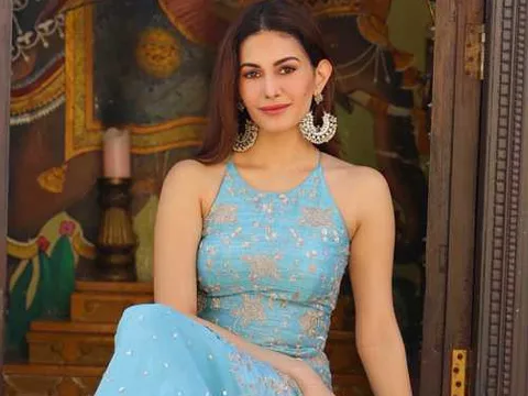 ఫోటోలు : అమైరా దస్తూర్