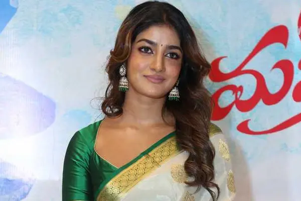 ఫోటోలు : డింపుల్ హయాతి