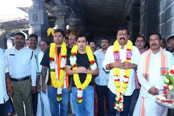 ఫోటోలు : సింహాచలం ఆలయ దర్శనంలో టీమ్ ఇండియా స్టార్స్