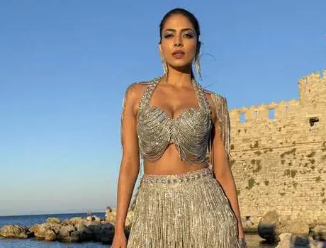 ఫోటోలు : ది రాజా సాబ్ బ్యూటీ మాళవిక మోహనన్