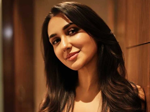 ఫోటోలు : నికితా దత్తా