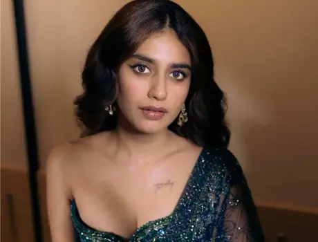 కొత్త ఫోటోలు : ప్రియా ప్రకాష్ వారియర్