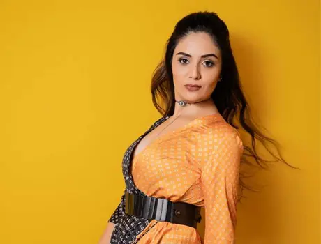 కొత్త ఫోటోలు : శ్రీముఖి