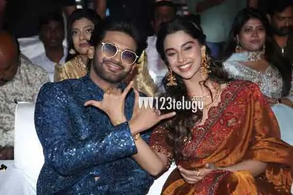 ఫోటోలు : అనగనగా ఒక రాజు ప్రీ రిలీజ్ ఈవెంట్ – సెట్ 1