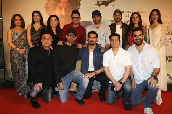 ఫోటోలు : ‘బోర్డర్ 2’ స్పెషల్ స్క్రీనింగ్‌లో సన్నీ డియోల్ తదితరులు