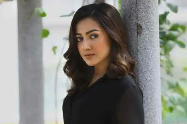 ఫోటోలు: కేథ‌రిన్ థ్రెసా