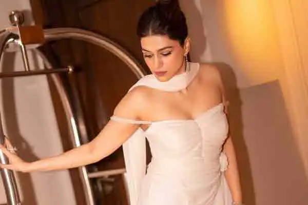 ఫోటోలు : సిజ్లింగ్ శ్రద్ధా దాస్