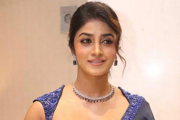 ఫోటోలు: డింపుల్ హయాతి