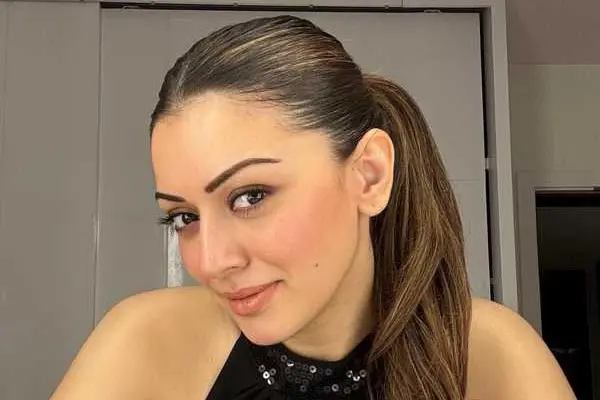 కొత్త ఫోటోలు : హన్సిక