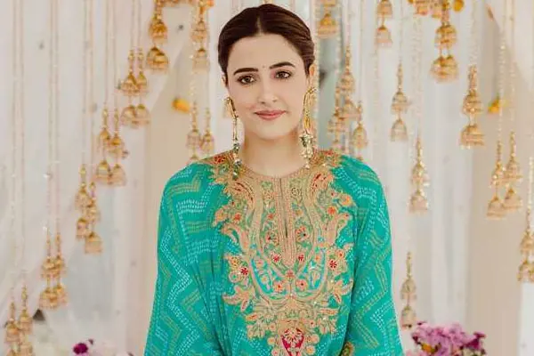 కొత్త ఫోటోలు : నూపూర్ సనన్