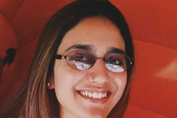 కొత్త ఫోటోలు : ప్రియా ప్రకాష్ వారియర్