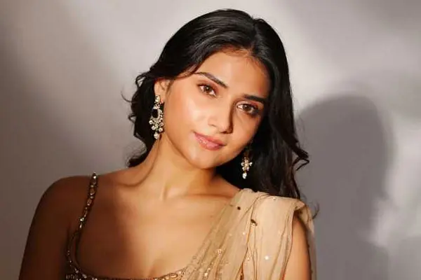 కొత్త ఫోటోలు : ప్రిషా సింగ్