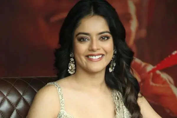 కొత్త ఫోటోలు : రిధి కుమార్