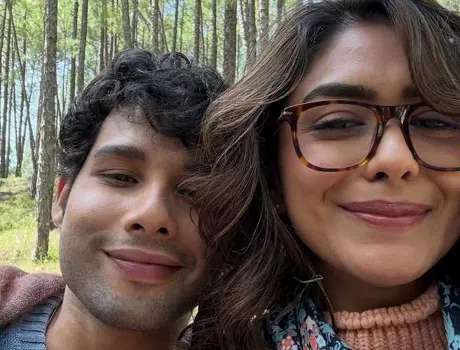 ఆన్-సెట్ చిత్రాలు : దో దీవానే సెహెర్ మే (మృణాల్ ఠాకూర్, సిద్ధాంత్ చతుర్వేది)