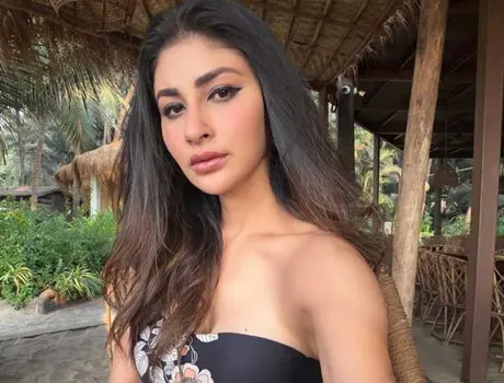 ఫోటోలు : సిజ్లింగ్ మౌని రాయ్