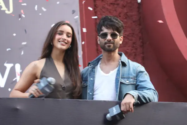 ఫోటోలు : షాహిద్ కపూర్ మరియు ట్రిప్టి దిమ్రి గైటీ గెలాక్సీలో ఓ’రోమియోను ప్రమోట్ చేస్తున్నారు