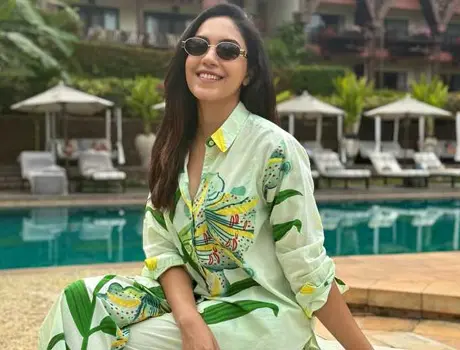 కొత్త ఫోటోలు : రీతు వర్మ