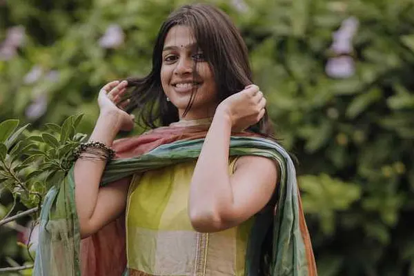 కొత్త ఫోటోలు : అనంతిక సనీల్‌కుమార్