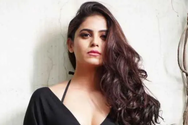 కొత్త ఫోటోలు : నైనా గంగూలీ