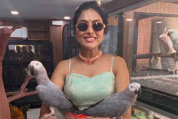 కొత్త ఫోటోలు : దివి వడ్థ్య