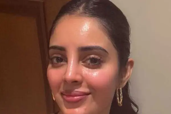 కొత్త ఫోటోలు : కుషిత కల్లపు