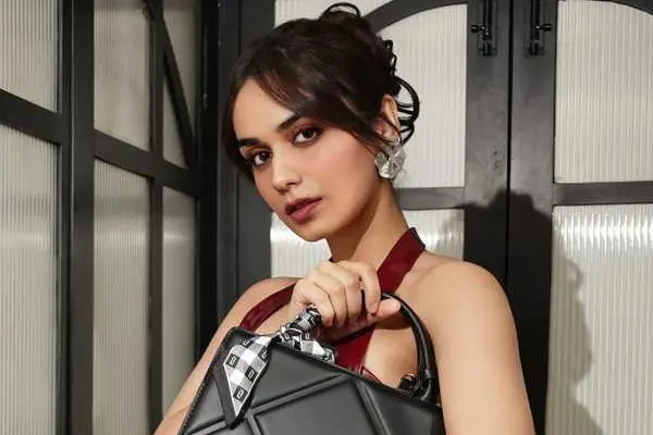 కొత్త ఫోటోలు : మానుషి చిల్లర్