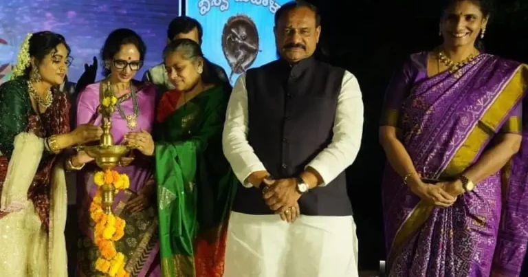 మెగా మాతృమూర్తికి తొలి ‘బాపు బొమ్మ’ పురస్కారం.. దివ్యవాణి ఆధ్వర్యంలో ఘన సత్కారం