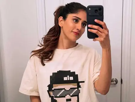 కొత్త ఫోటోలు : చాందిని చౌదరి