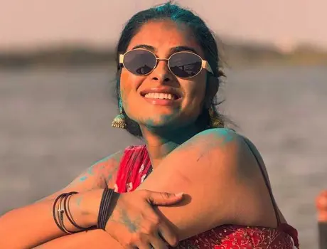 కొత్త ఫోటోలు : దివి వడ్థ్య