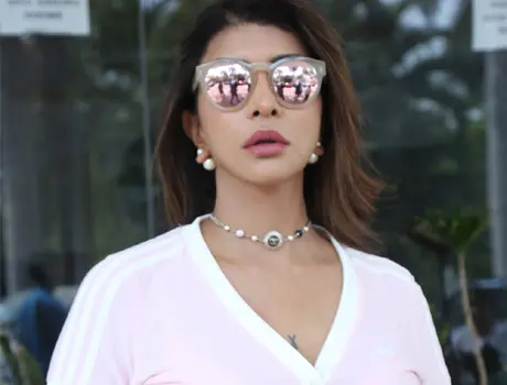 కొత్త ఫోటోలు : లక్ష్మీ మంచు