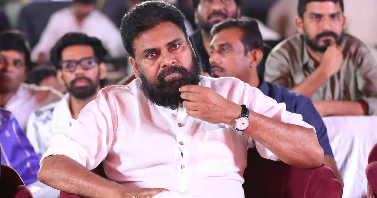 'ఉస్తాద్ భగత్ సింగ్' పై పవన్ రివ్యూ - ఎంగేజింగ్, ఎంటర్టైనింగ్ 1 Pawan Kalyan