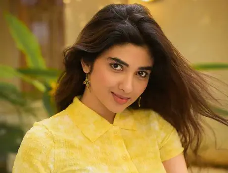 కొత్త ఫోటోలు : ప్రజ్ఞా నాగ్రా