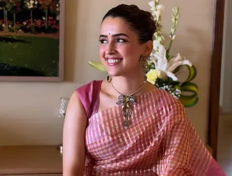 కొత్త ఫోటోలు : సాన్య మల్హోత్రా