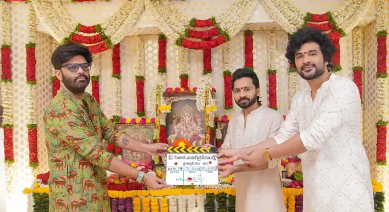 సితార బ్యానర్ లో సిద్ధు జొన్నలగడ్డ కొత్త చిత్రం.. పండుగ రోజు పట్టాలెక్కిన ప్రాజెక్ట్..!